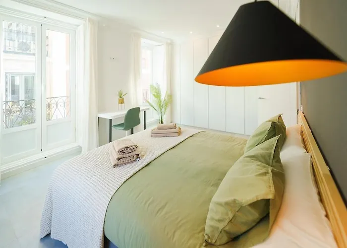 Exclusive Temporary Flat With Central Balconies Temporal Afi332D