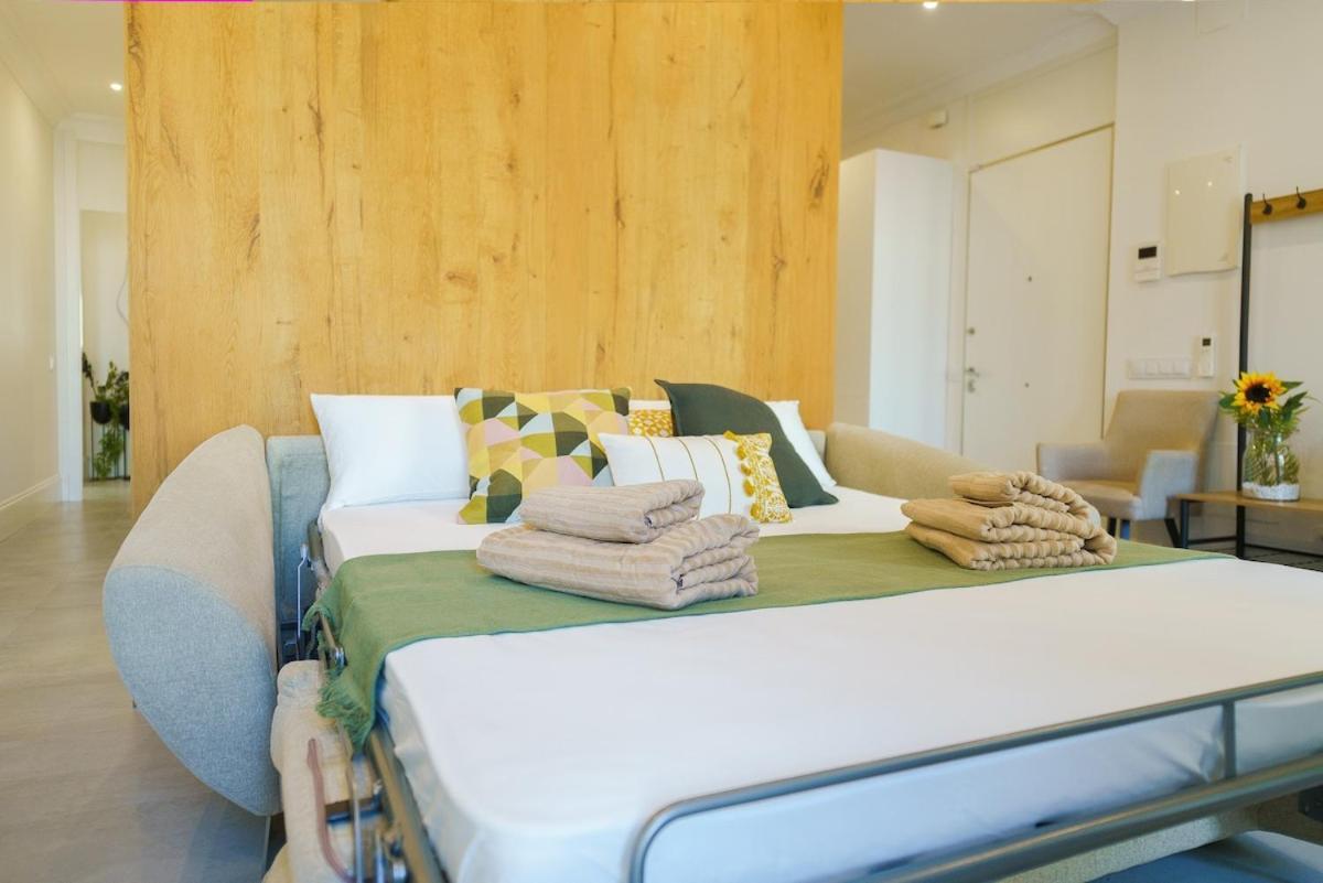 Exclusive Temporary Flat With Balconies Temporal Afi332d Apartament