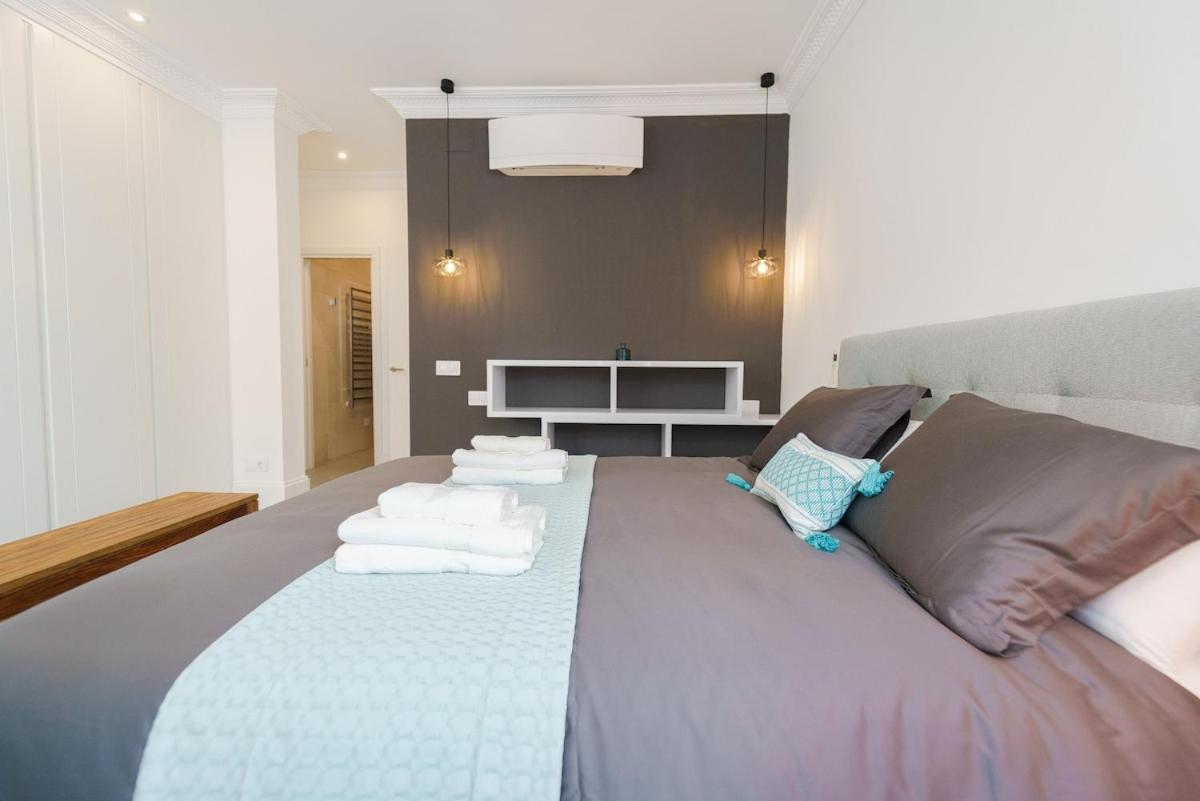 Exclusive Temporary Flat With Balconies Temporal Afi332d * Madryt