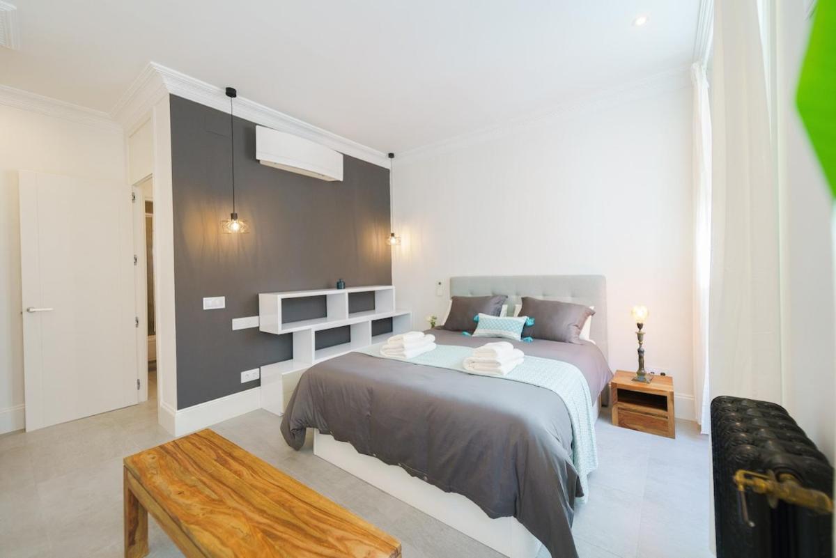 Exclusive Temporary Flat With Balconies Temporal Afi332d Apartament