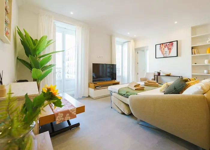 Exclusive Temporary Flat With Central Balconies Temporal Afi332D