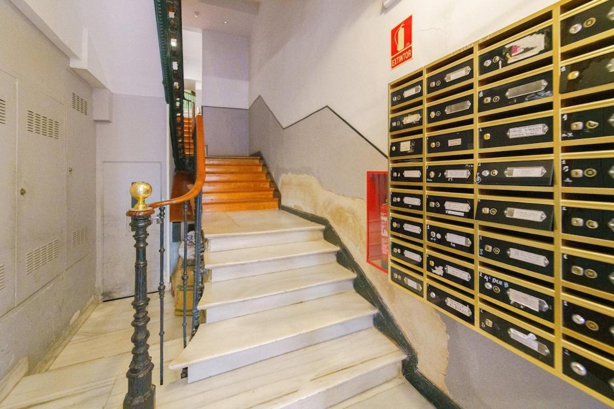 Exclusive Temporary Flat With Balconies Temporal Afi332d * Madri